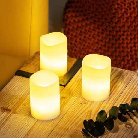 LED Küünalde Komplekt (8 tk) – 7,5 x 10 cm, Kreemikas, Tõetruust Vahast, Vilkuva Leegiga ja Taimerifunktsiooniga Küünlad